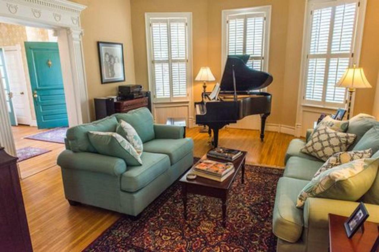 Charles Bass House Bed & Breakfast South Boston Exteriér fotografie